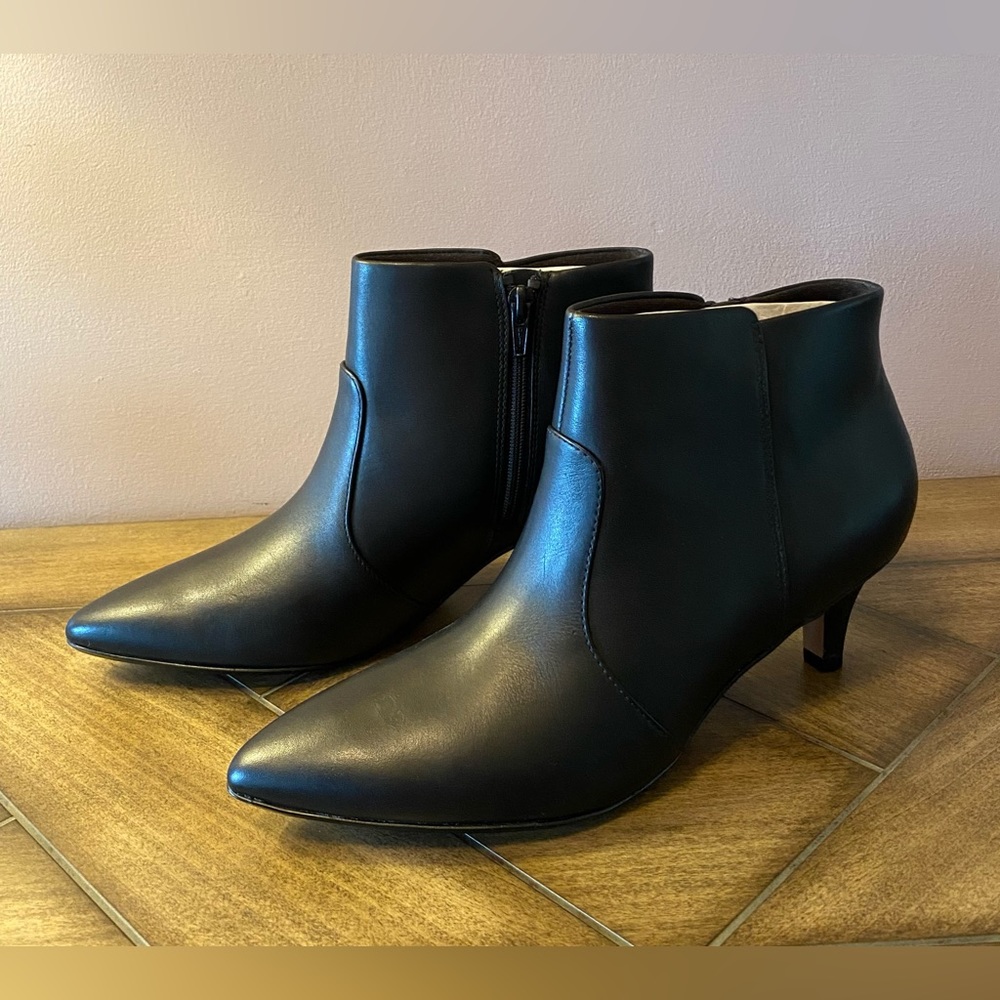 Clarks Collection Heeled Booties Linvale Judith Black Leather Boots 8M 8 NWT!